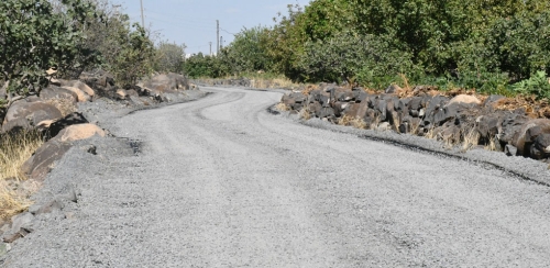 SİVEREK’TE YENİ YERLEŞİM ALANLARINDA YOL ÇALIŞMALARI SÜRÜYOR
