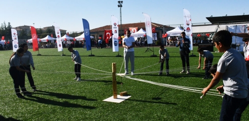 SİVEREK'TE TÜBİTAK BİLİM ŞENLİĞİ YOĞUN BİR İLGİYLE TAMAMLANDI