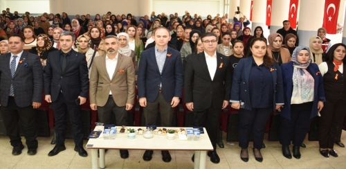 SİVEREK'TE KADINA YÖNELİK ŞİDDETE KARŞI ULUSLARARASI MÜCADELE GÜNÜ ETKİNLİĞİ DÜZENLENDİ