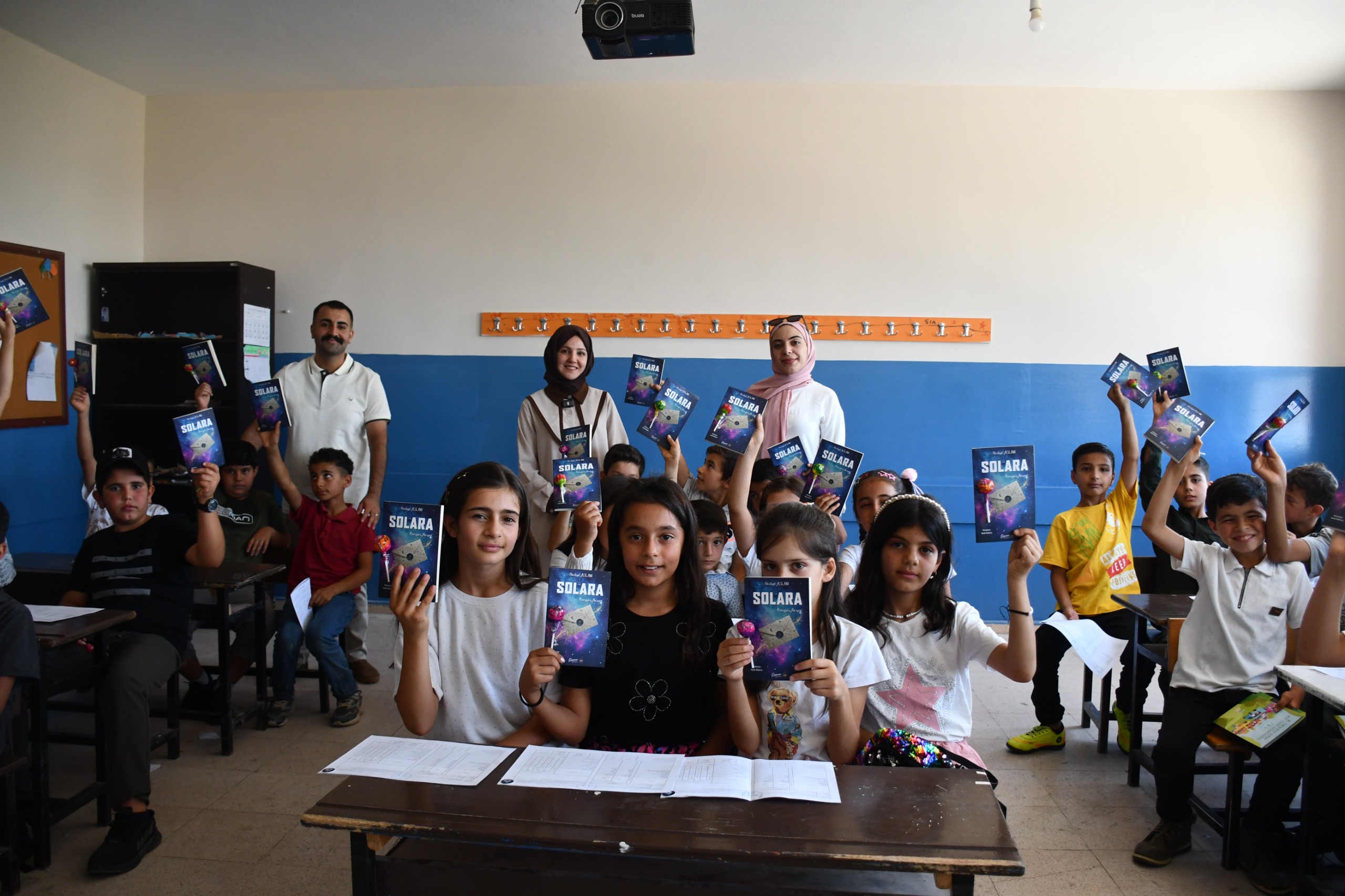 Belediyemizden Öğrencilere Karne Hediyesi