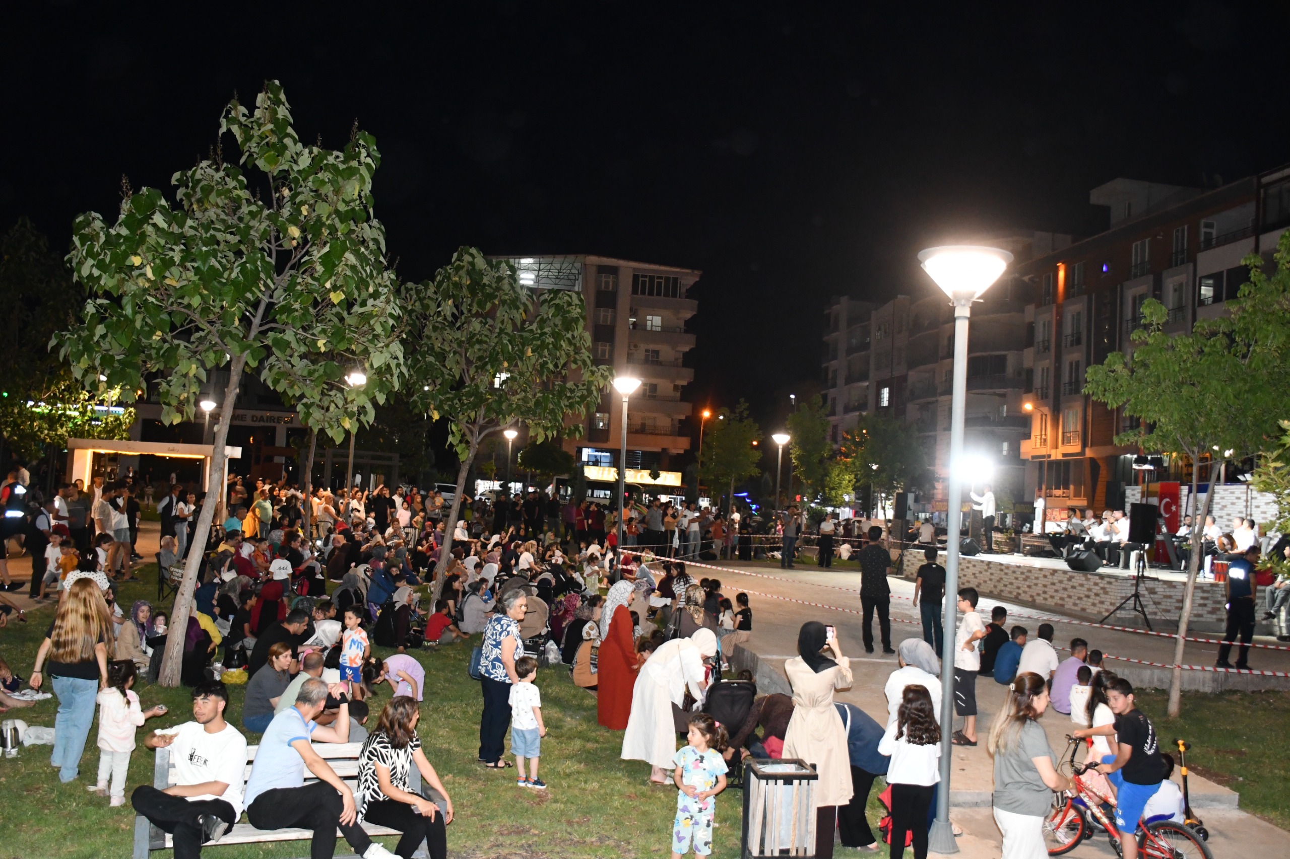 Belediyemizden sıcak yaz akşamlarında sıra gecesi etkinliği