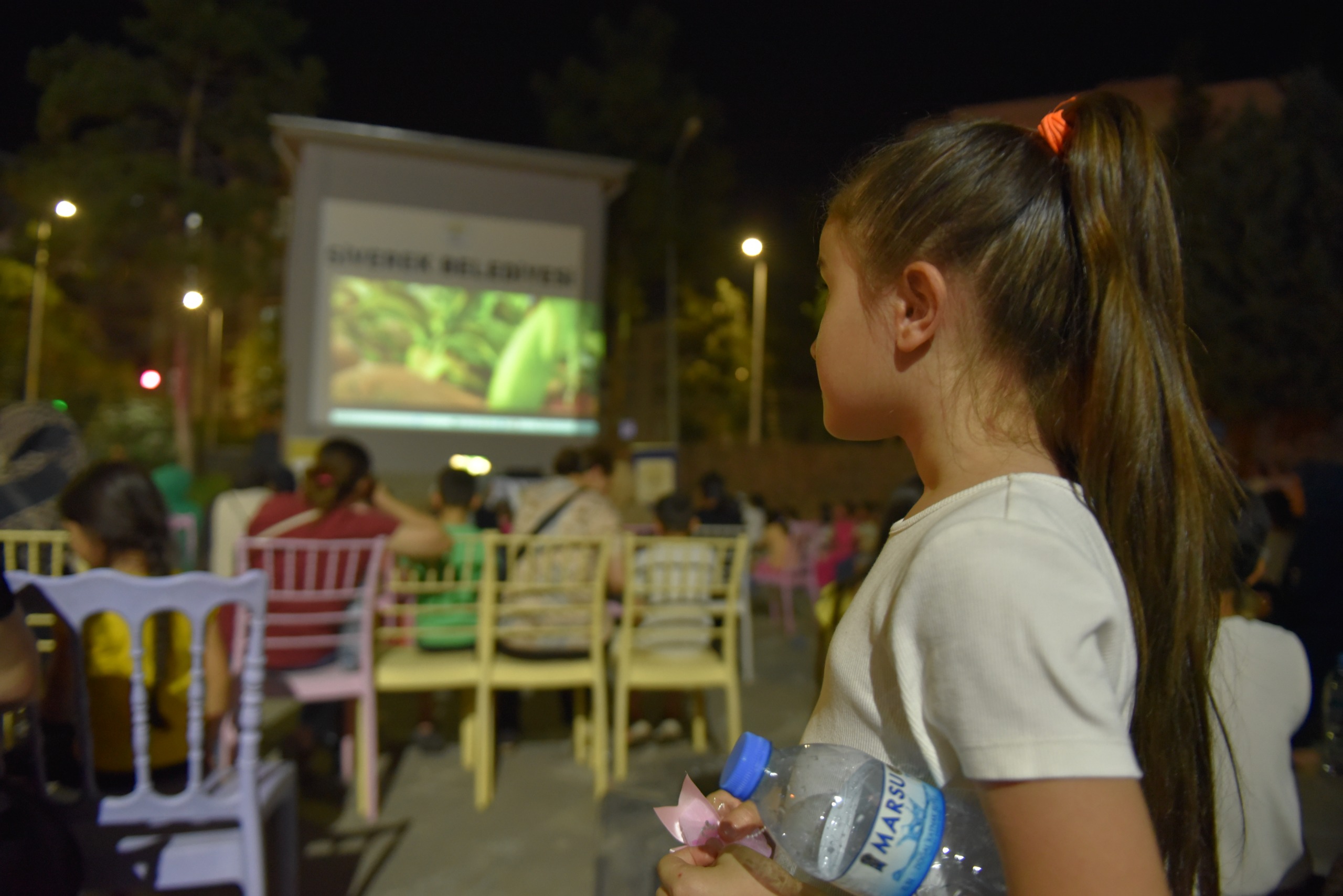 Siverek'te çocuklar açık hava sinema etkinliğinde buluştu